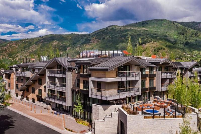 W Aspen Hotel Exterior photo